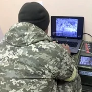 Militari Ucraineni folosind sistemul Starlink FOTO Twitter