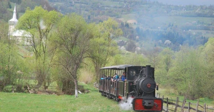 Mocăniţa circulă între oraşele Abrud şi Câmpeni