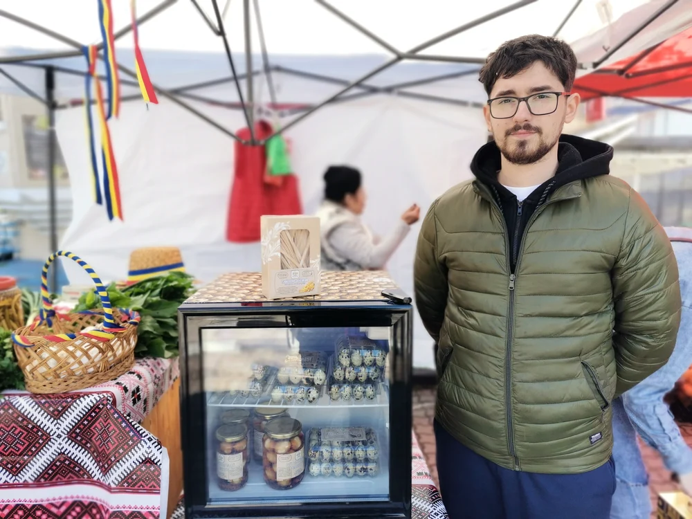 Cristian Iagăru crește prepelițe de trei ani FOTo: A. Mitran