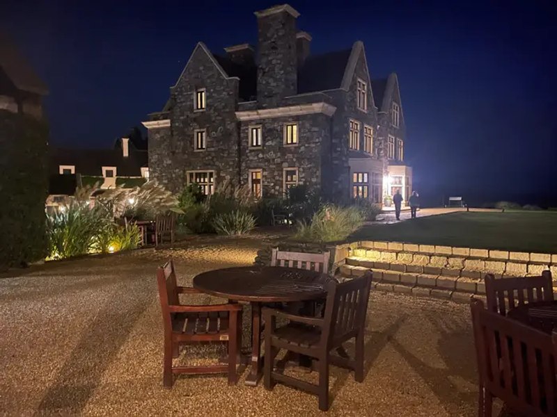 Experiența unui turist cazat la Hotelul Trump din Irlanda: ”Mi s-a părut desprins dintr-un basm”