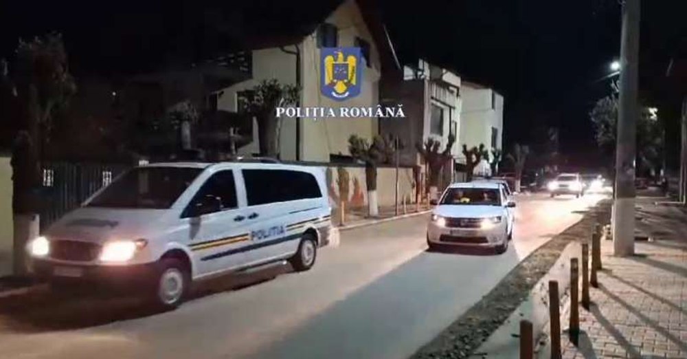 Seif furat din sediul unei case de pariuri din Prahova. Percheziții la unul dintre angajații firmei