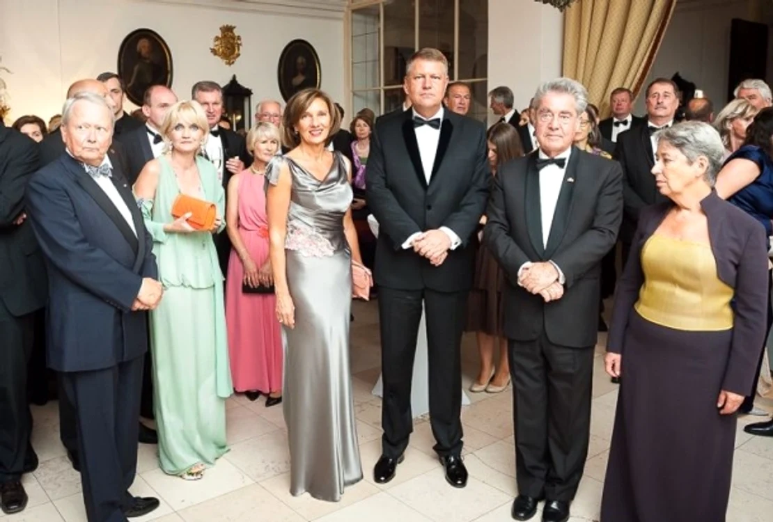 Carmen și Klaus Iohannis sunt căsătoriți de 25 de ani