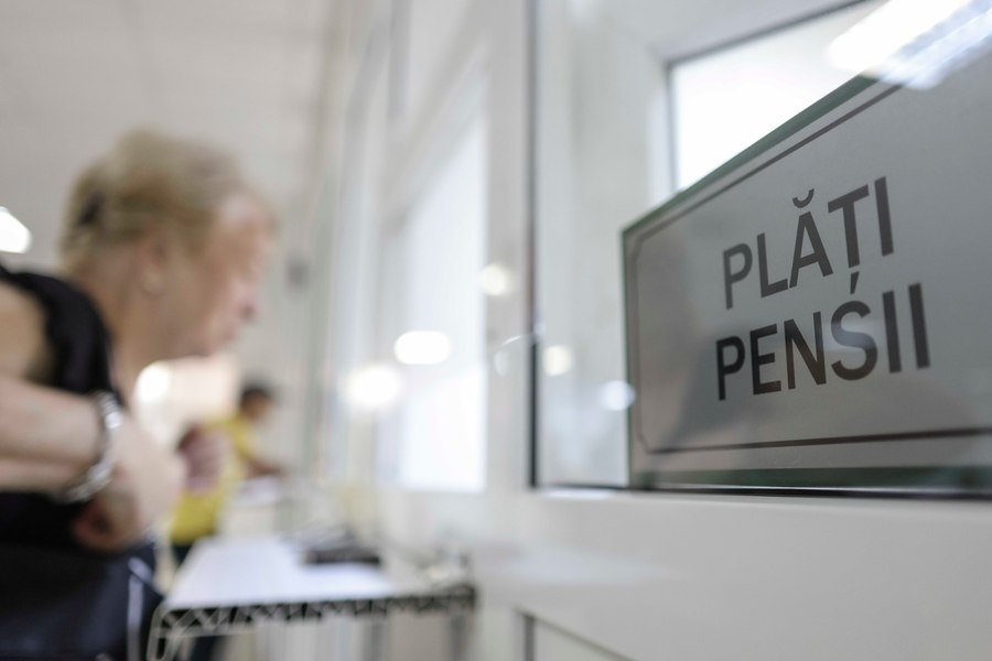 Românii vor putea economisi și investi pentru pensie. USR și PNL propun conturi individuale de investiții pe model american