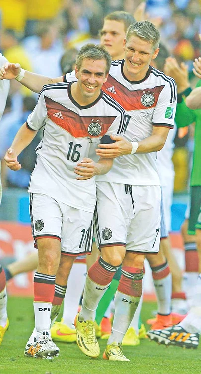 
    Nemţii au stabilit un record în istoria CM, calificându-se pentru a patra oară consecutiv în careul de aşi  