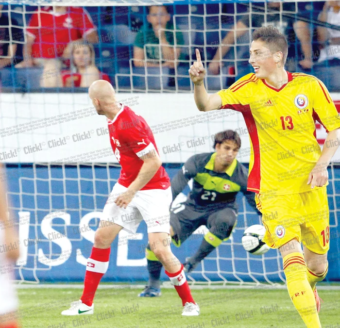 
    "Sper să rămân în atenţia selecţionerului şi la convocările următoare. Am avut ceva emoţii când m-am văzut în teren lângă jucători ca Lobonţ, Raţ sau Goian" Gicu Grozav, atacant România  