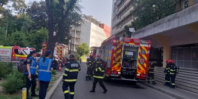 Un incendiu de mici dimensiuni a izbucnit la Spitalul Județean Bacău. FOTO: bacău.net