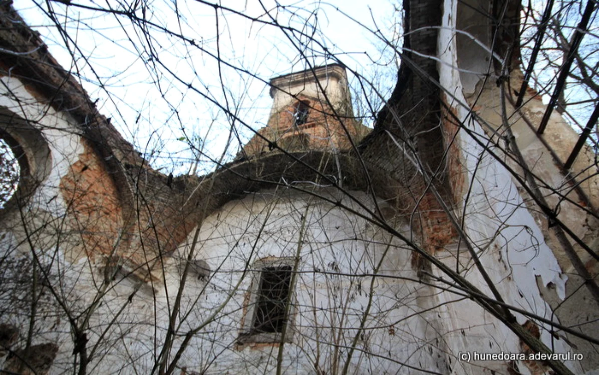 biserica lacul cincis foto daniel guta adevarul