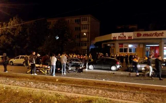 Dintre cele patru maşini implicate în accident, două erau parcate pe marginea drumului FOTO Alexandru Cucu