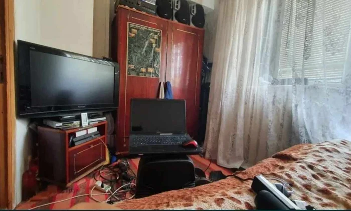 Garsoniera minusculă, la vânzare FOTO: Vremea Nouă