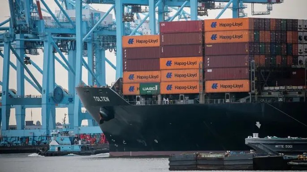 Lucrătorii și operatorii portuari americani au ajuns la un acord pentru a pune capăt imediat grevei de pe Coasta de Est care a blocat transportul maritim