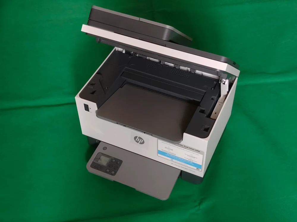 Imprimantă HP LaserJet Tank MFP 2604sdw. FOTO Adrian Pogîngeanu