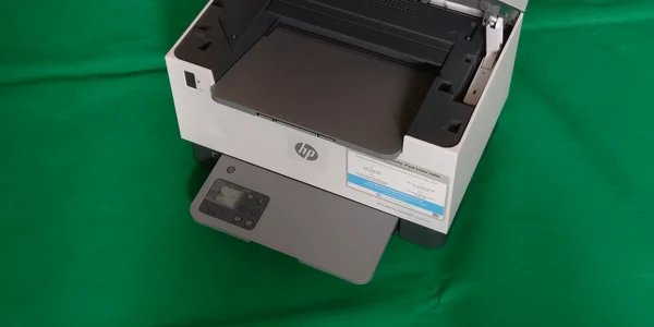 Imprimantă Hp LaserJet Tank MFP 2604sdw foto Adrian Pogîngeanu jpg