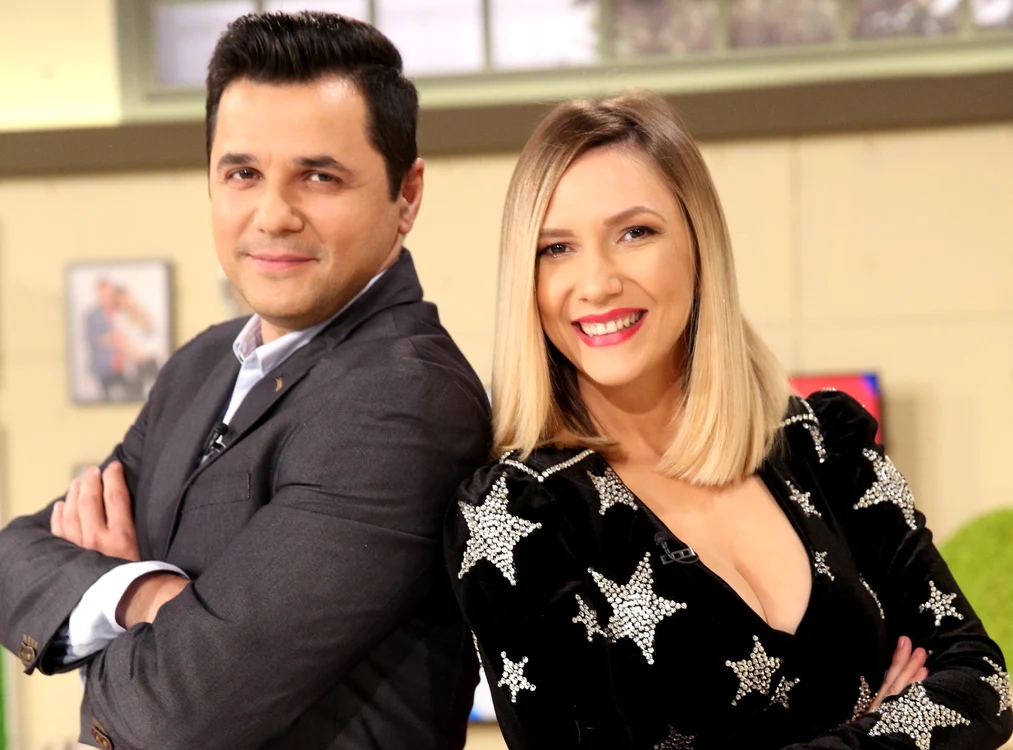 
    Adela și Cove prezintă emisiunea „Vorbește lumea” de la PRO TV  