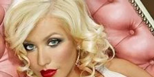 Celebrul look al Christinei Aguilera  