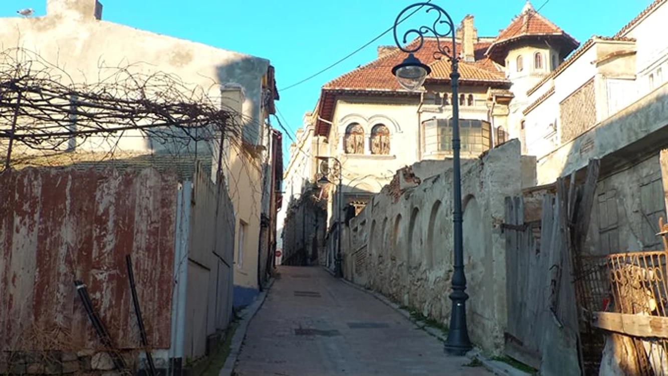 Stradela Vântului, a doua stardă cea mai îngustă din România