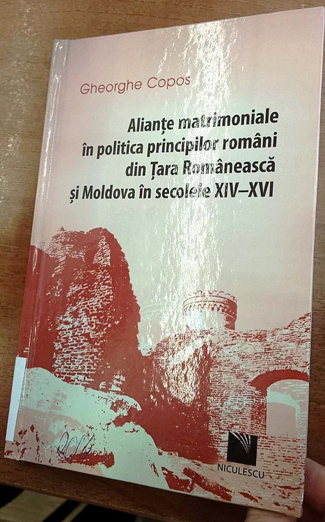 Aşa arată coperta cărţii scrise de Copos