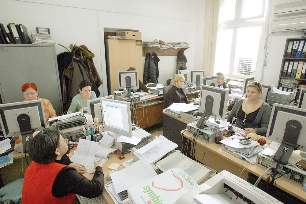 Peste 70% dintre bugetari se plâng de salarii mici. Ce venituri au și ce își doresc de la sistem