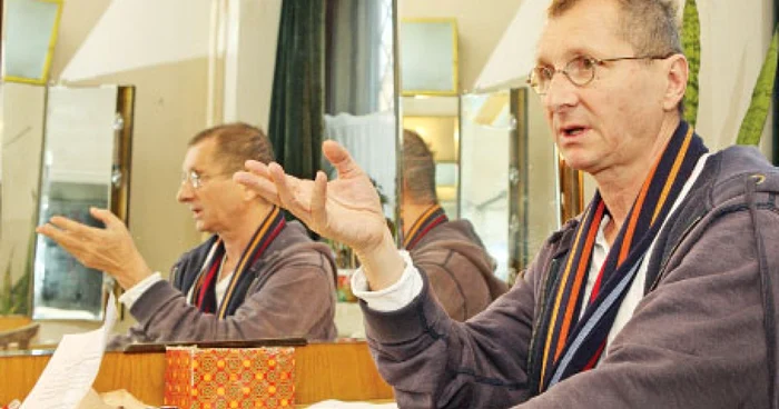 Horaţiu Mălăele, în cabina sa de la Teatrul Naţional 