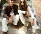 Elle Macpherson și iubitul ei, pe treptele cazării lor din Brașov