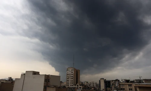 Israelul a lovit o rafinărie de petrol din Teheran FOTO EPA EFE jpg