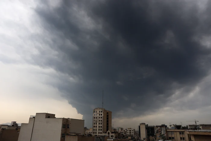 Israelul a lovit o rafinărie de petrol din Teheran FOTO EPA-EFE