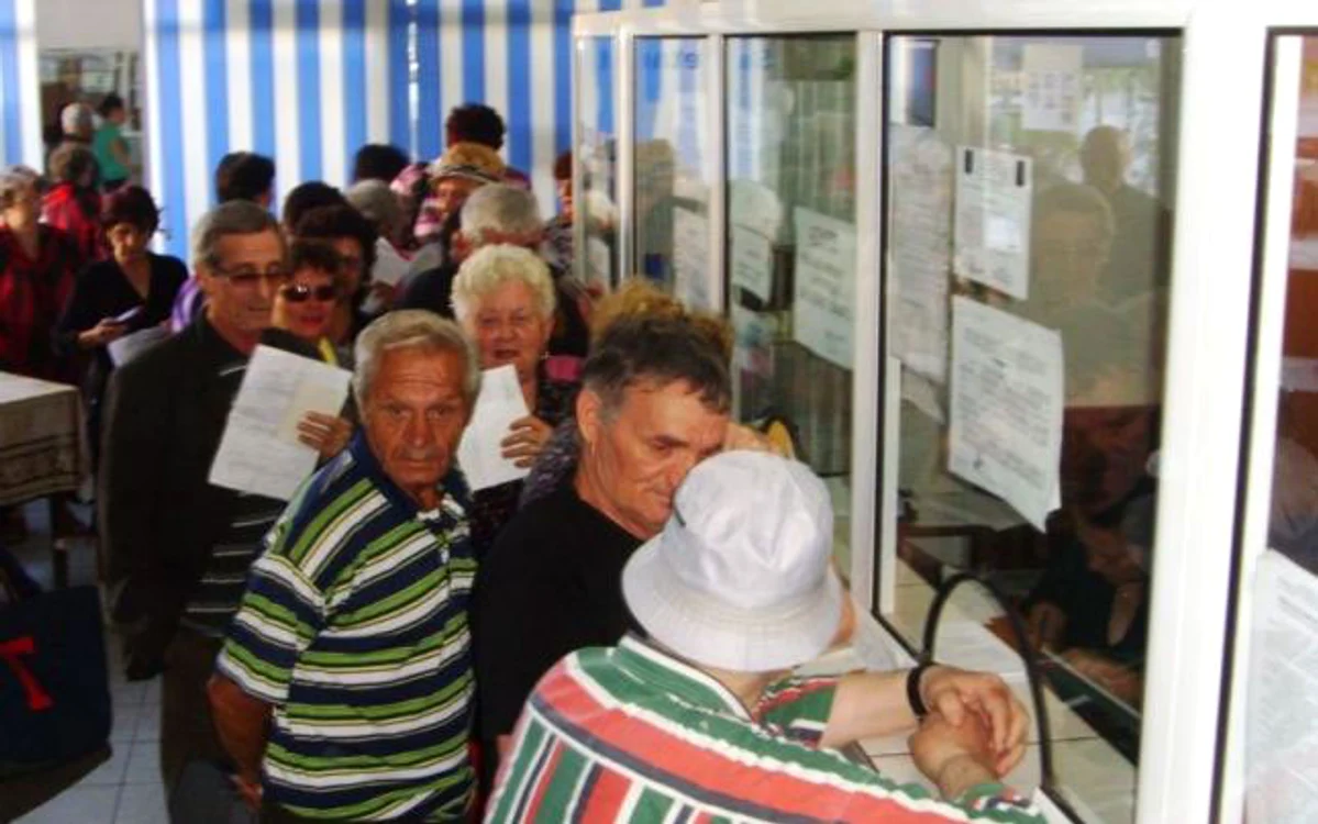 
    Pensionarii vor achita banii în trei ani  