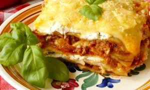 lasagna cu carne si sos bolognez jpeg