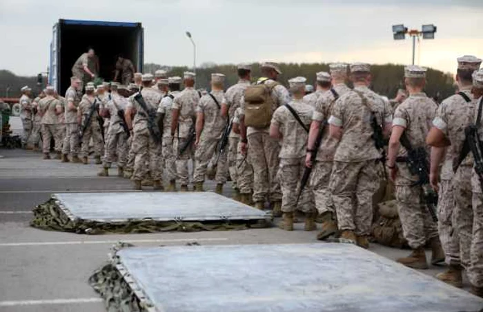 Compania românească va furniza militarilor americani care ajung în România servicii de gospodărire, utilităţi, protecţia forţei, pază, comunicaţii şi transport terestru FOTO US Marine Corps/Cpl. Samantha Barajas