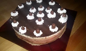 tort din 3 straturi de mousse de ciocolata jpeg