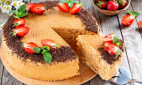 Desert simplu cu napolitane si crema de caramel  Sursa imagine shutterstock 1988597801 jpg