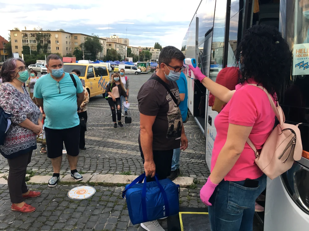 La îmbarcarea în autocar ți se măsoară temperatura  