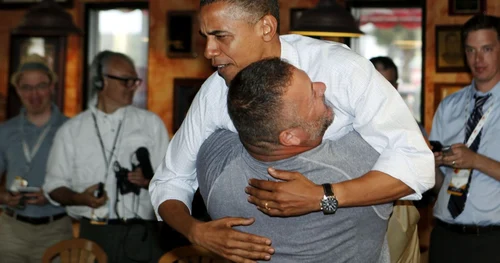 Obama imbratisare pizza. reuters