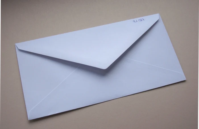 
    Dacă ai de trimis ceva prin poştă, ar fi bine să ai şi plicFoto Click!  