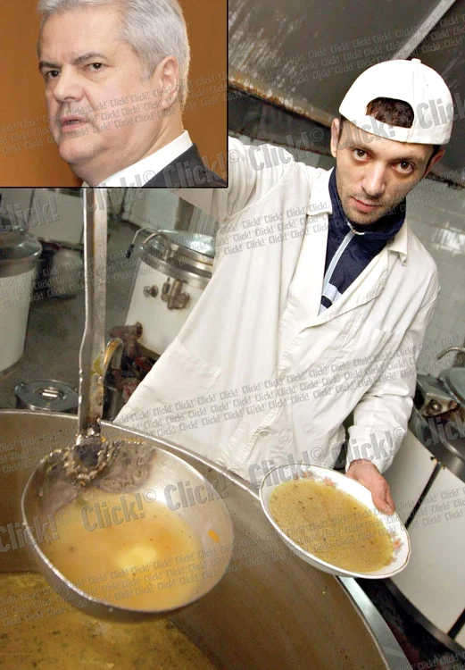 Ciorbele şi mâncărurile pe bază de cartofi sunt mesele principale la prânz. Dimineaţa va primi ou, brânză şi ceai, iar seara, orez cu lapte