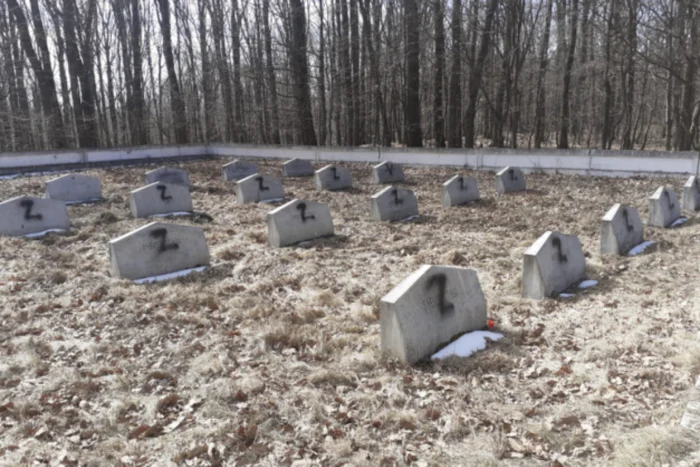 Cimitirul din Iaşi unde sunt înmormântaţi soldaţi ruşi FOTO: BitTV Paşcani