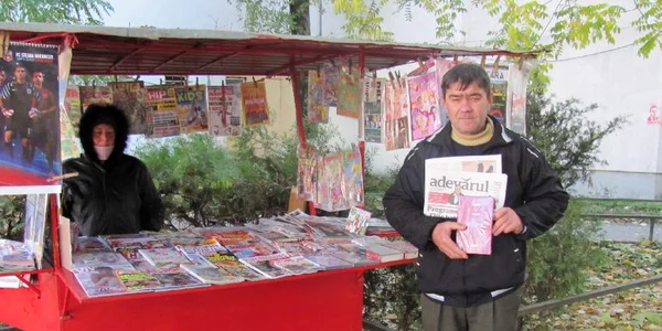 „Răscoala“ a adus oamenii la standurile de ziare foto: Mădălin Sofronie