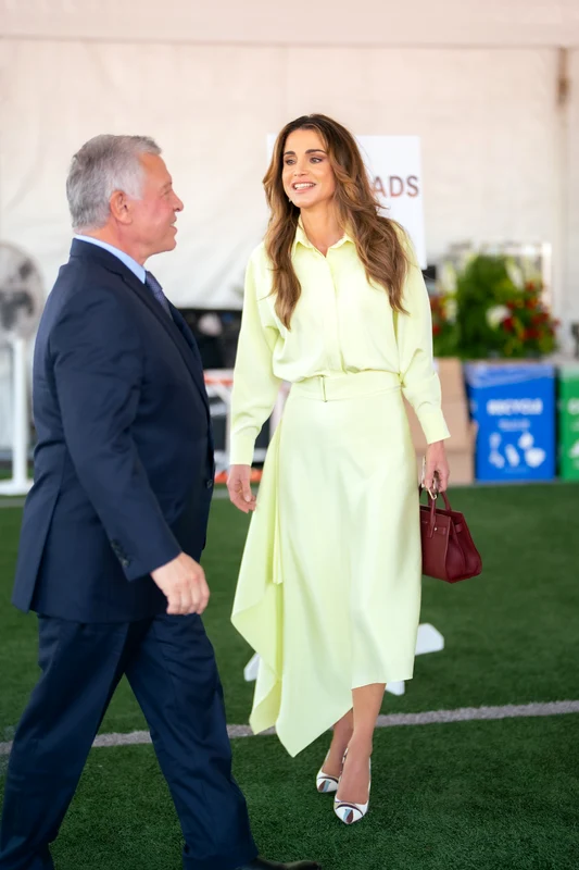 Regele Abdullah și Regina Rania la ceremonia de absolvire a fiicei lor, Prințesa Salma a Iordaniei