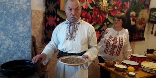 Julfa - tortul ţăranului moldovean - meşterul popular Maricel şi Sonia Apalaghiei din Hulub Botoşani Foto Cosmin Zamfirache