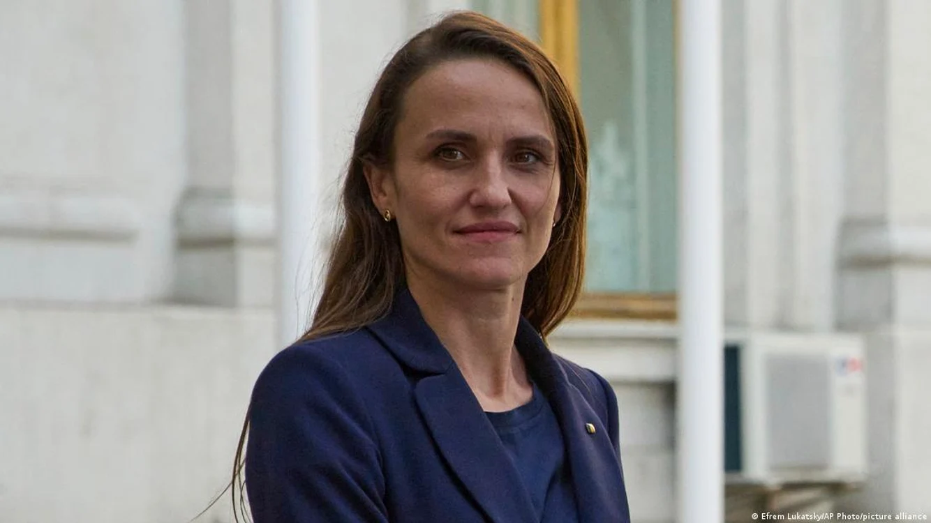 Oana Ţoiu, ministrul de externe român