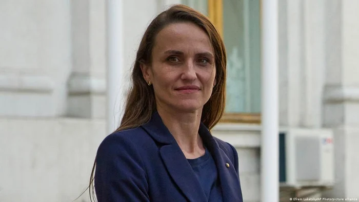 Oana Țoiu susține că noua lege nu ar viza dubla cetățenie a românilor din Ucraina