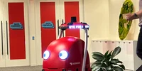 robot livrare doordash FOTO Natalie Lung / X