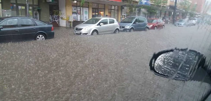 Ploi torenţiale în toate regiunile FOTO Adevărul