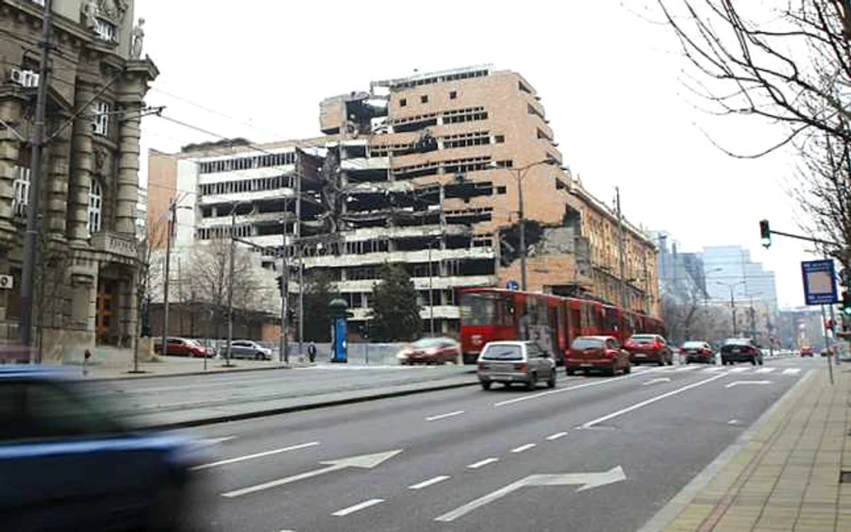 Clădirile care au fost bombardate sunt repere turistice