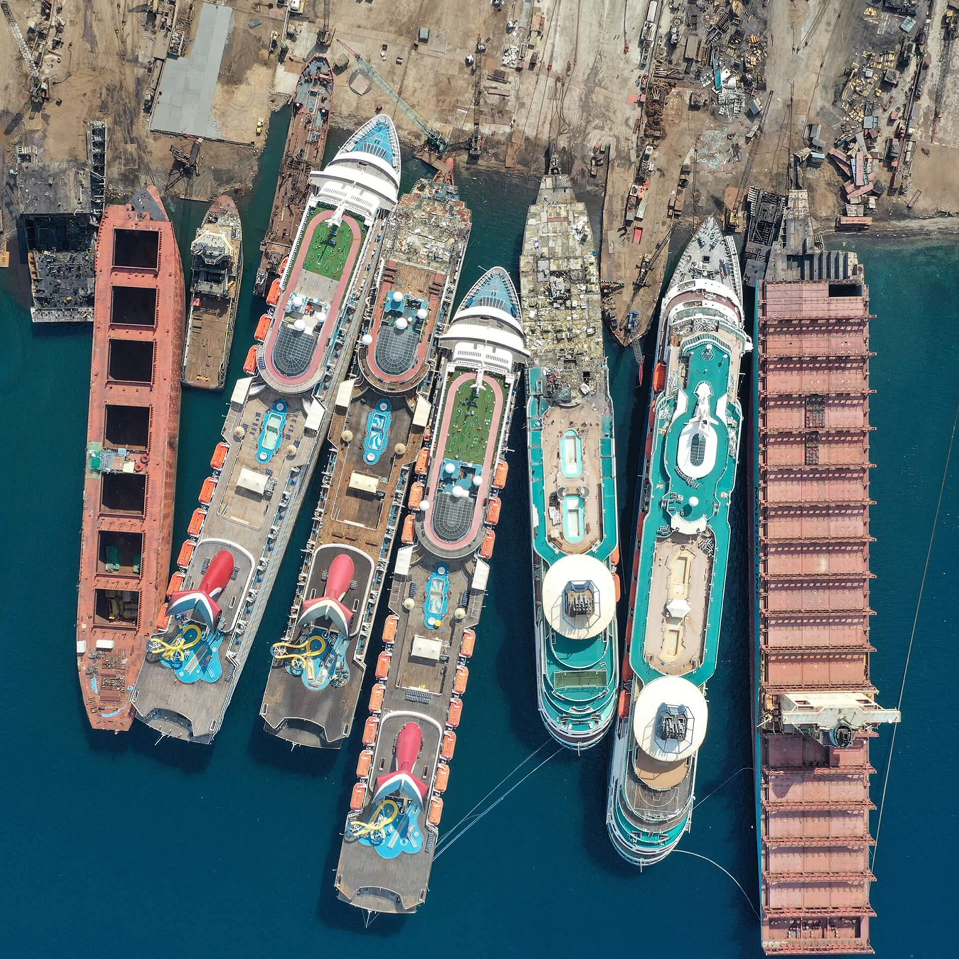 Unde se află cimitirul navelor de croazieră. Afacerea care a intrat în declin odată cu pandemia Covid-19