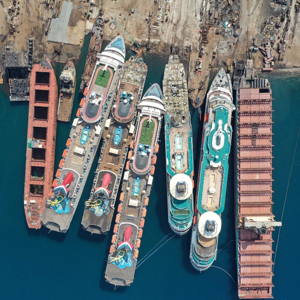 Unde se află cimitirul navelor de croazieră. Afacerea care a intrat în declin odată cu pandemia Covid-19