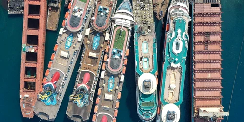 cimitir nave croaziera reciclare  Foto Turk Loydu jpg