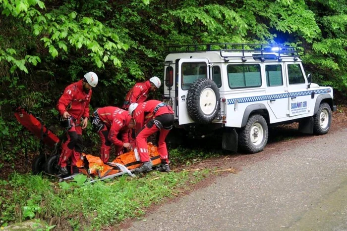 Salvamontiştii au intervenit pentru a le acorda victimelor primul ajutor FOTO: Salvamont Gorj