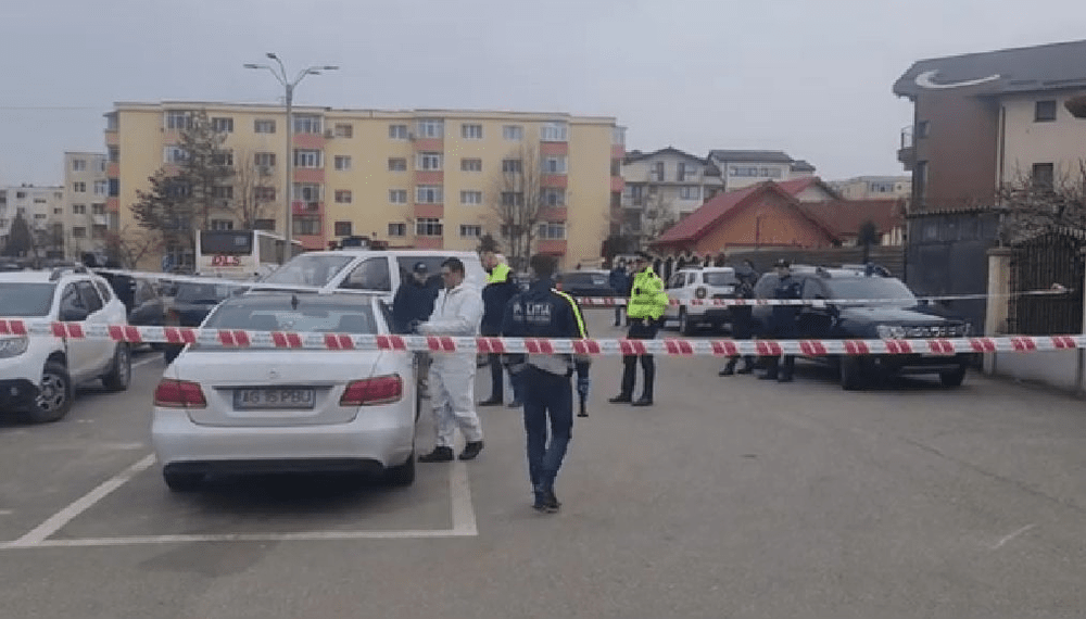 Ipoteză șocantă în cazul unei crime din Pitești: înjunghiat de fiul de 16 ani sau de traficanții de droguri. Petreceri cu tatăl mort în casă VIDEO