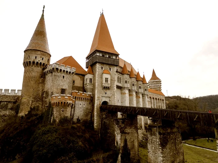 Castelul Corvinilor (© România Atractivă)