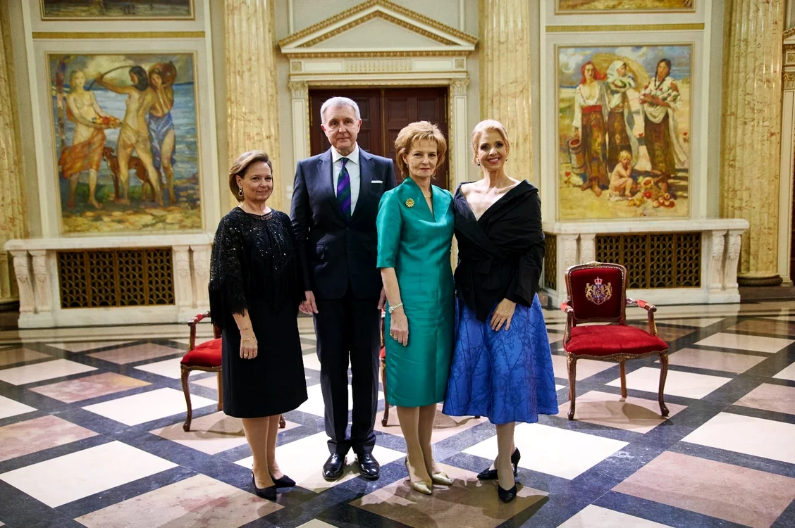 Bianca Brad, alături de Principesa Sofia, Principele Radu și Majestatea Sa Margareta. FOTO:Instagram